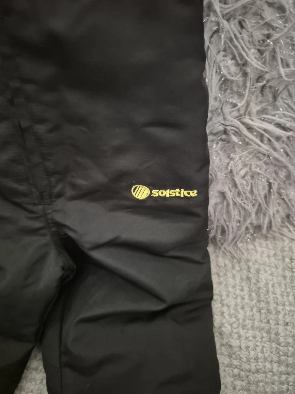 Solstice black bib